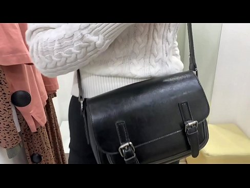❤️ Public masturbation sa batan-ong bitch FeralBerry nga adunay dildo sa fitting room ️❌ Porno sa amon ❤