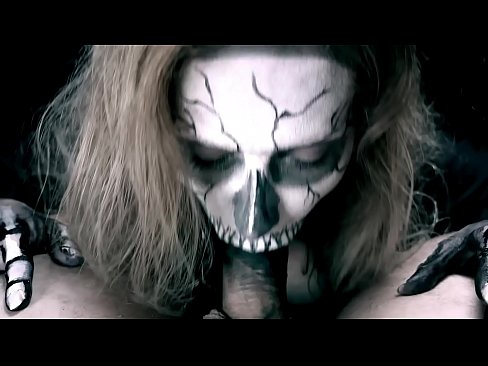 ❤️ Demon nga babaye nga nagsuso sa manok uban sa iyang itom nga baba ug gilamoy cum. ️❌ Porno sa amon ❤