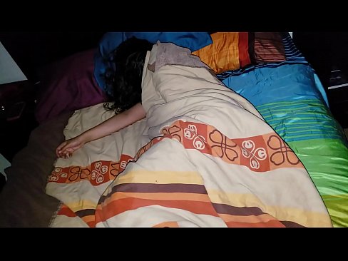 ❤️ Stepson nga gibadlong ang iyang batan-ong ina-ina samtang siya natulog. ️❌ Porno sa amon ❤